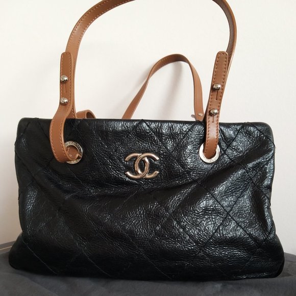 Auth Chanel Black Glazed Calfskin On the Road Tote Bag - Pre-owned - Picture 4 of 16
